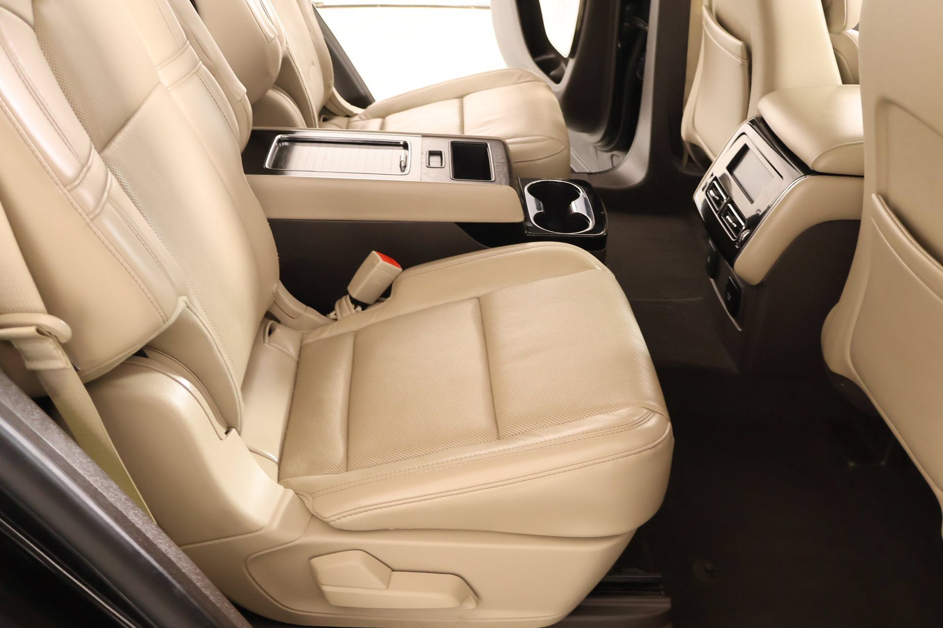 Used 2020 Lincoln Aviator Reserve w/ Equipment Group 202A AWD/4WD image 16