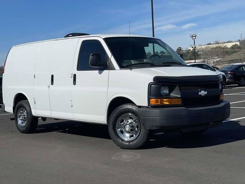 Used 2015 Chevrolet Express 2500 image 1