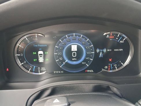 Used 2020 Cadillac Escalade Platinum image 31