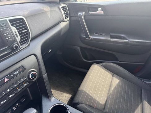 Used 2018 Kia Sportage LX image 13
