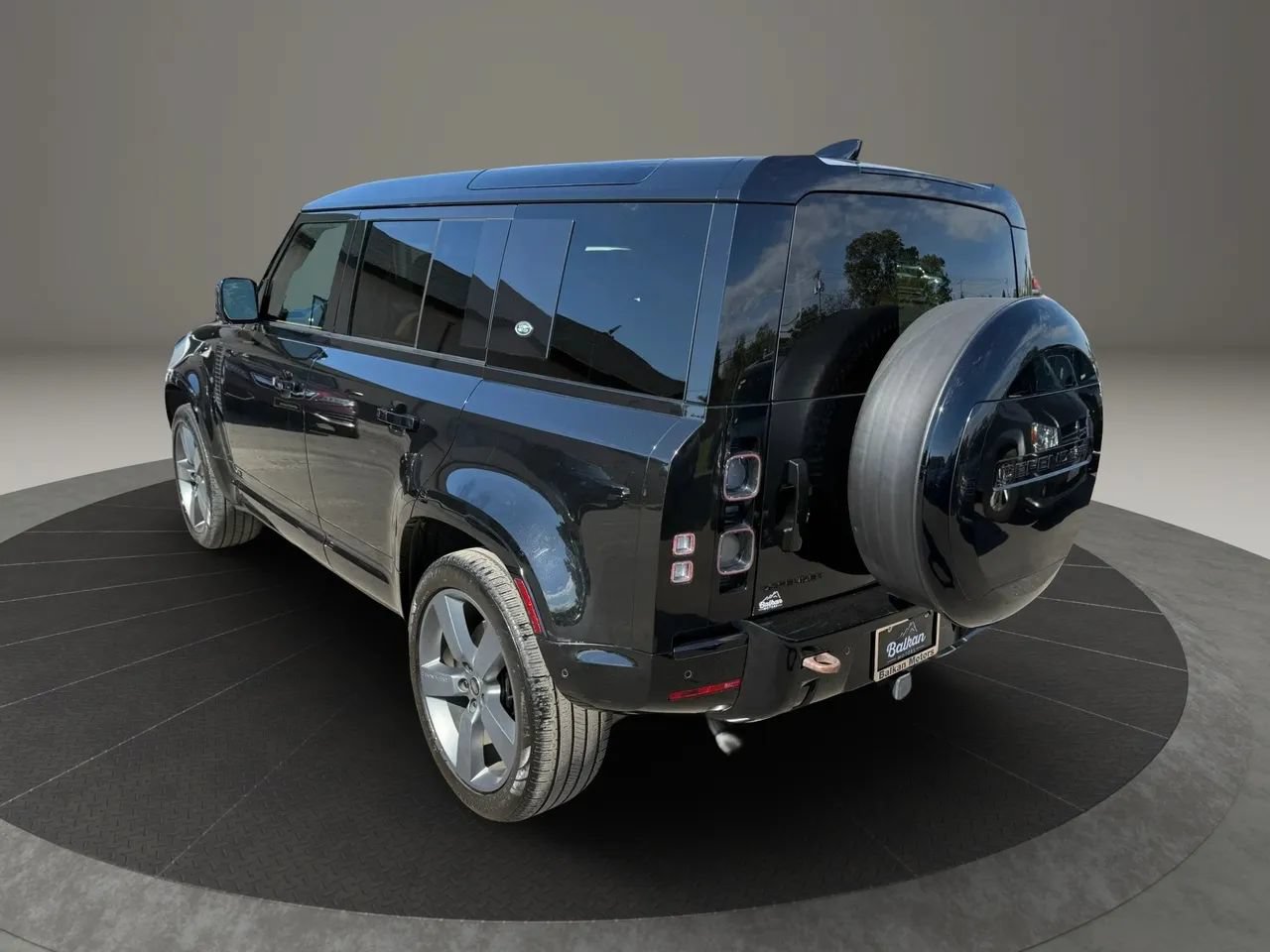 Used 2023 Land Rover Defender 110 AWD/4WD image 7