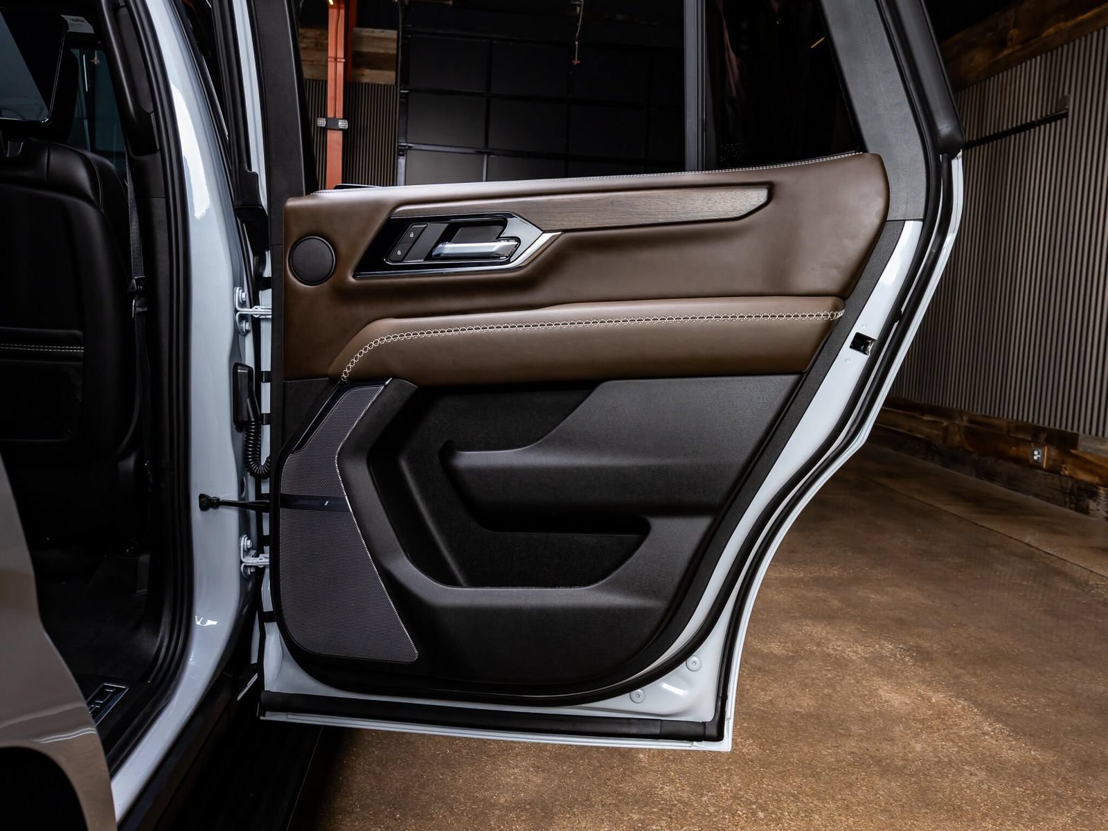 Used 2026 GMC Yukon Denali Ultimate w/ LPO, Floor Liner Package AWD/4WD image 43