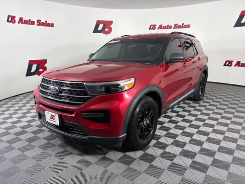 Used 2020 Ford Explorer XLT RWD image 2
