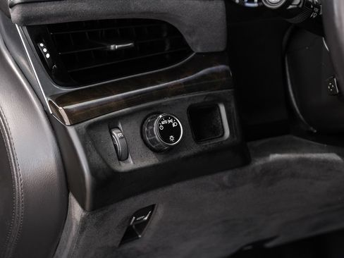 Used 2020 Cadillac Escalade ESV Platinum RWD image 29