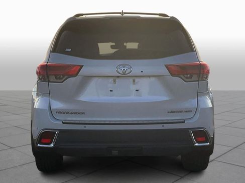 Used 2019 Toyota Highlander Limited Platinum image 4