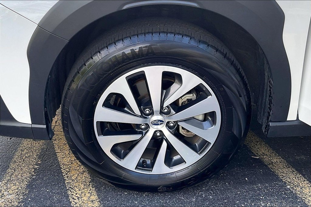 Certified 2025 Subaru Outback Premium AWD/4WD image 10