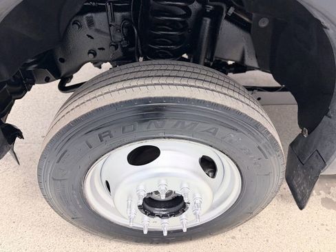 Used 2012 Ford F550 4x4 Crew Cab Super Duty w/ Payload Upgrade Pkg image 15