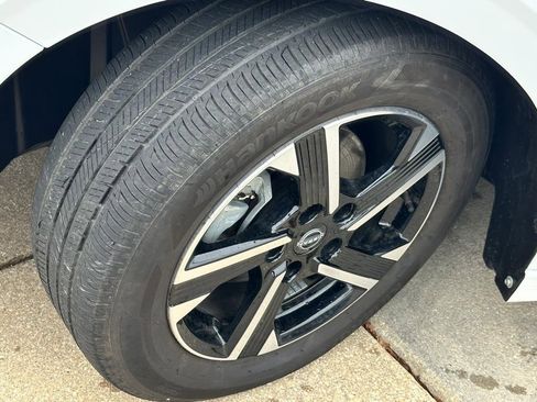 Used 2025 Nissan Sentra SV image 21