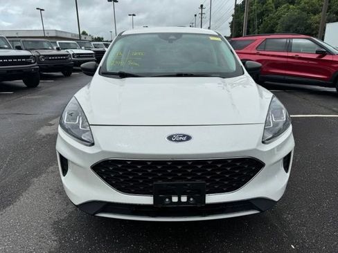 Used 2022 Ford Escape SE w/ Cold Weather Package AWD/4WD image 2