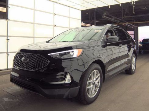 Used 2024 Ford Edge SEL w/ Convenience Package image 5