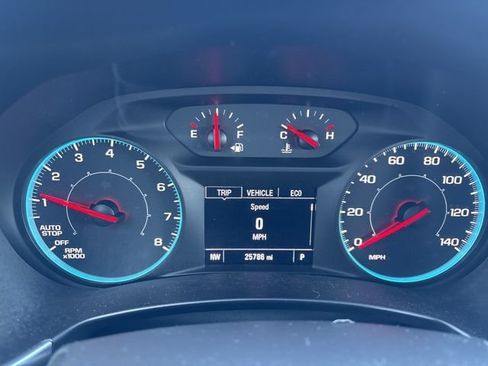 Used 2022 Chevrolet Equinox LS w/ Driver Confidence II Package AWD/4WD image 4