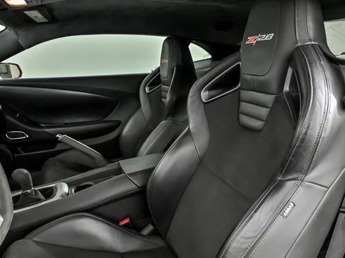 Used 2015 Chevrolet Camaro Z/28 RWD image 18