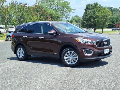 Used 2016 Kia Sorento AWD w/ LX Convenience Package image 1