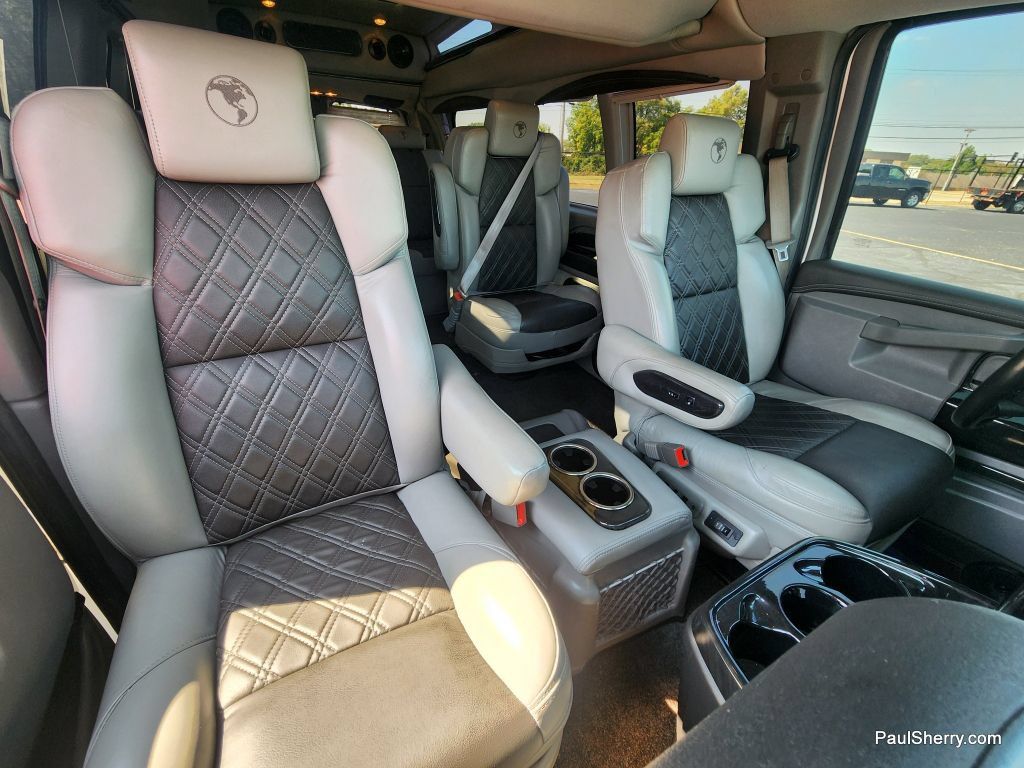 Used 2021 Chevrolet Express 2500 LS w/ Enhanced Convenience Package RWD image 3
