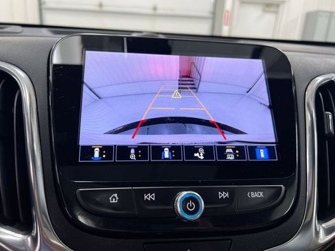 Used 2022 Chevrolet Equinox Premier AWD/4WD image 11