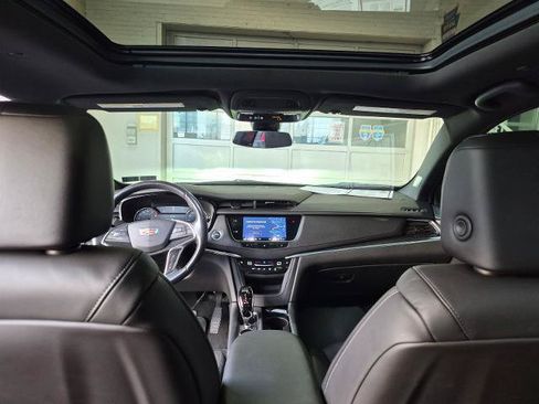 Used 2021 Cadillac XT5 Premium Luxury AWD/4WD image 17