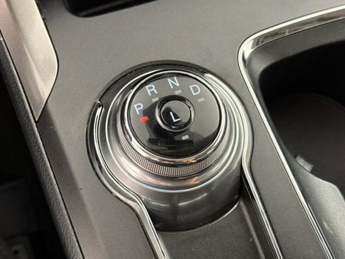 Used 2019 Ford Fusion SE FWD image 20
