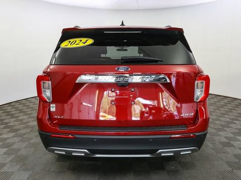 Used 2024 Ford Explorer XLT w/ Equipment Group 202A AWD/4WD image 8