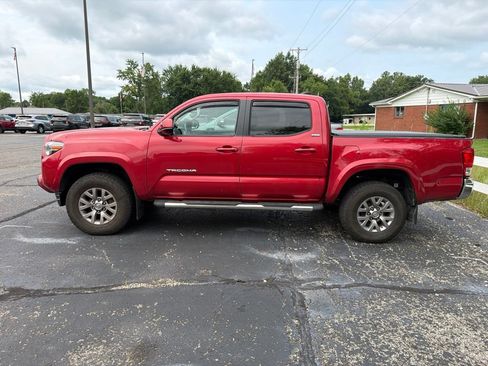 Used 2017 Toyota Tacoma SR5 w/ Tow Package RWD image 3