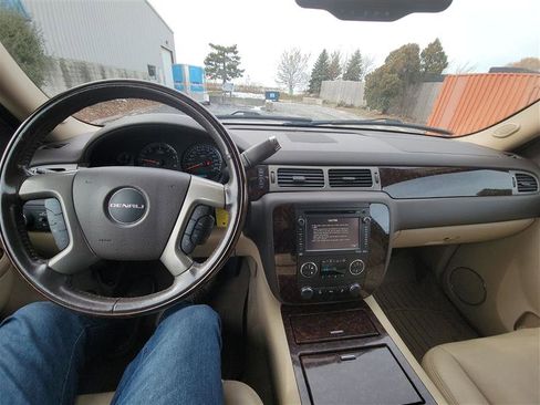 Used 2014 GMC Yukon Denali image 22