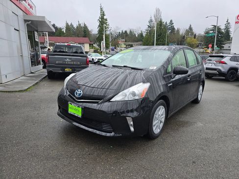 Used 2012 Toyota Prius V Three FWD image 3