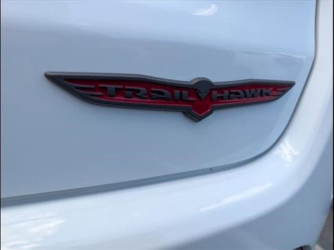 Used 2024 Jeep Compass Trailhawk image 20