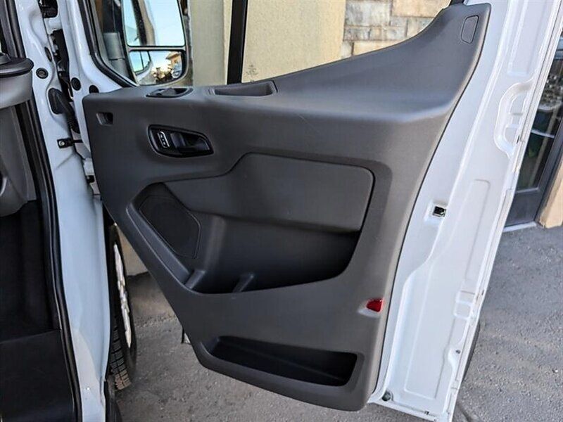 Used 2025 Ford Transit 350 XLT RWD image 29