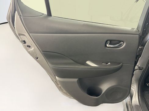 Used 2023 Nissan Leaf S image 26