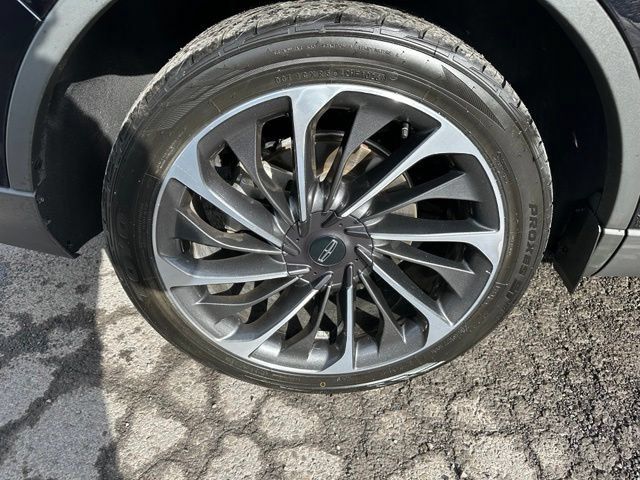 Used 2023 Lincoln Aviator Reserve w/ Equipment Group 201A AWD/4WD image 11