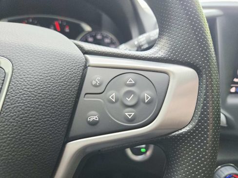 Used 2024 GMC Terrain SLE w/ Driver Convenience Package FWD image 20