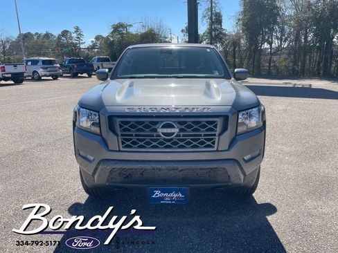 Used 2023 Nissan Frontier SV w/ SV Convenience Package image 2