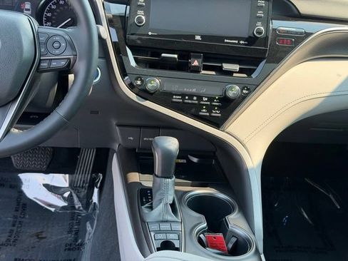 Used 2022 Toyota Camry XSE w/ Navigation Upgrade Package FWD image 16