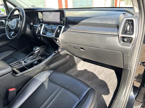 Used 2022 Kia Sorento S image 12