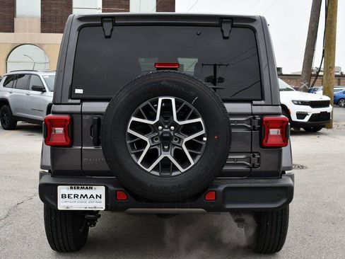 Used 2026 Jeep Wrangler Sahara image 6