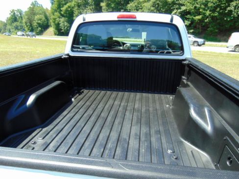 Used 2015 Toyota Tacoma 2WD Access Cab image 12