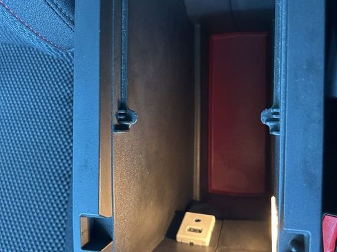 Used 2017 Chevrolet Equinox LT w/ Convenience Package image 37