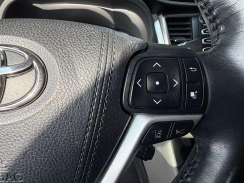 Used 2018 Toyota Highlander XLE FWD image 20