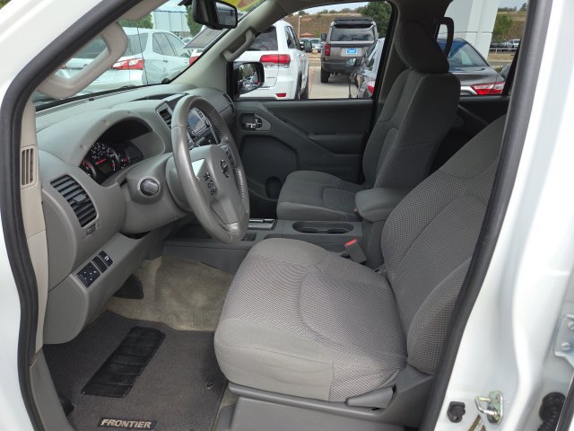 Used 2017 Nissan Frontier SV w/ SV Value Truck Package RWD image 15