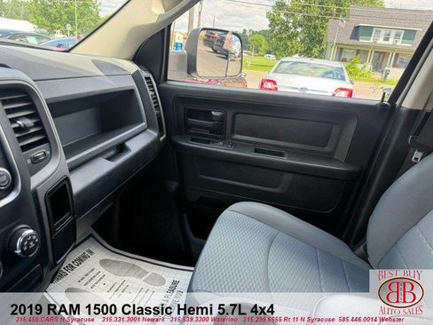 Used 2019 RAM 1500 Express w/ Express Value Package AWD/4WD image 17