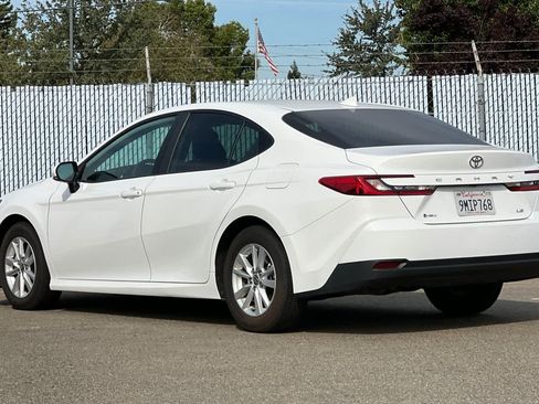 Used 2025 Toyota Camry LE FWD image 5