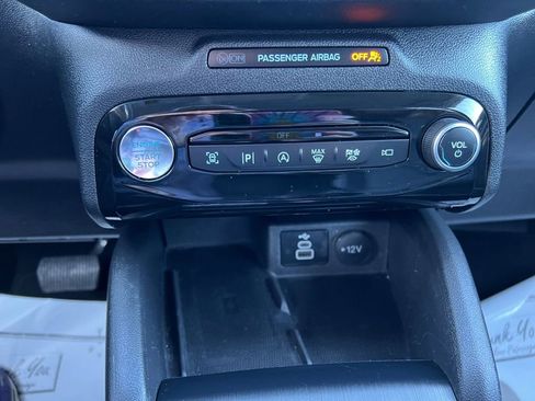 Used 2024 Ford Escape Platinum AWD/4WD image 28