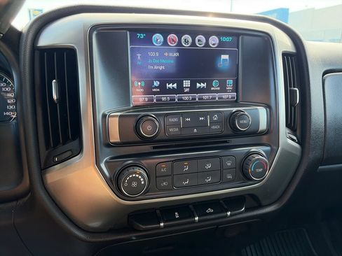 Used 2018 Chevrolet Silverado 1500 LT AWD/4WD image 17
