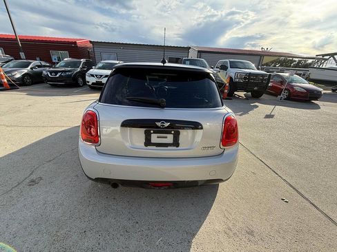 Used 2016 MINI Cooper 2-Door Hardtop image 11