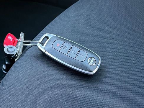 Used 2025 Nissan Sentra S image 22