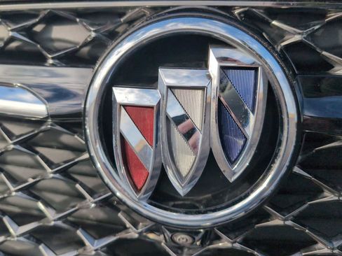 Used 2023 Buick Envision Avenir image 32