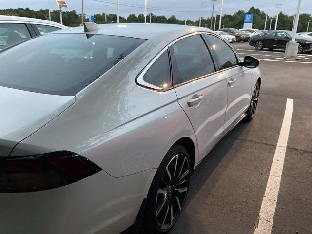 Used 2024 Honda Accord Touring image 6