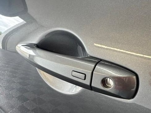 Used 2025 Nissan Pathfinder SL w/ Lighting Package (N92) FWD image 2