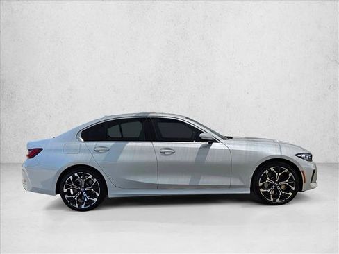 Used 2026 BMW 330i xDrive Sedan AWD/4WD image 4