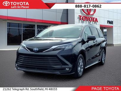 Certified 2025 Toyota Sienna XLE