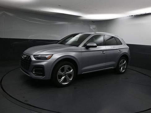 Used 2021 Audi Q5 Prestige AWD/4WD image 4